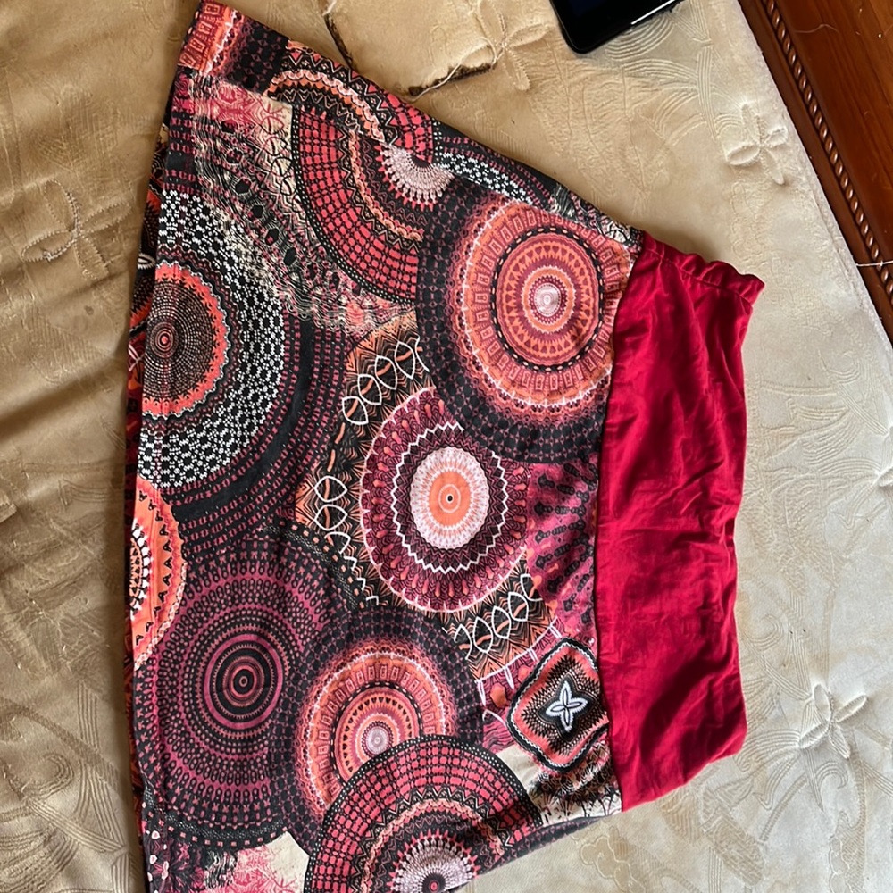 Cute patterned stretchy cotton blend mini skirt